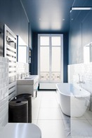 salle de bain bleue